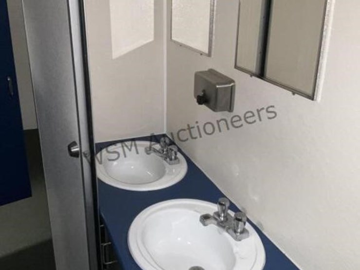 2005-advantage-tt16-10aa-restroom-trailer-image-15