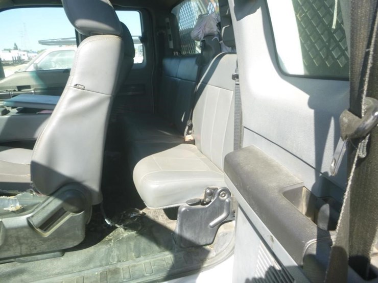 2013-ford-f550-image-9