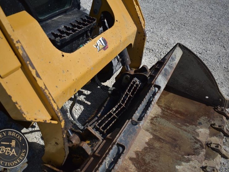 2023-caterpillar-259d3-image-14