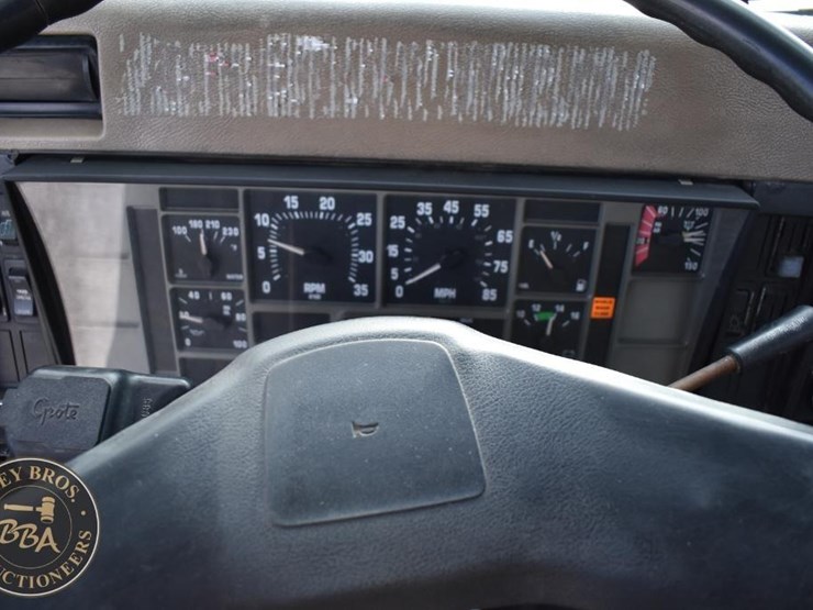 1993-international-8200-image-39