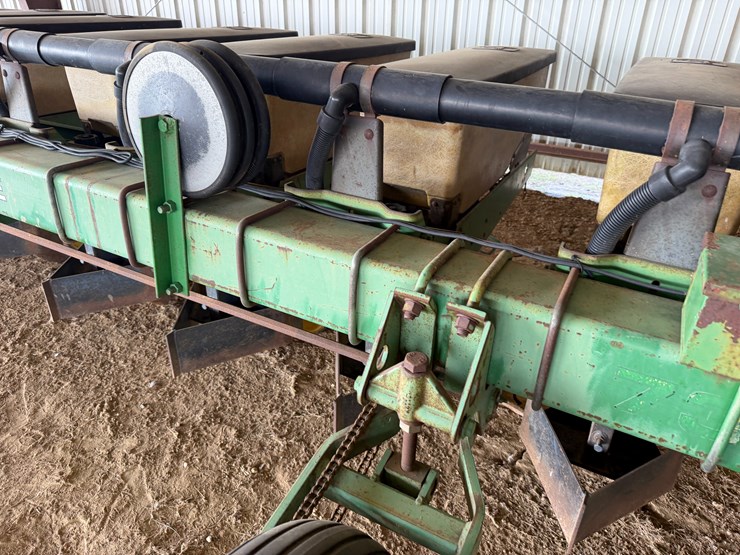 john-deere-7300-image-27