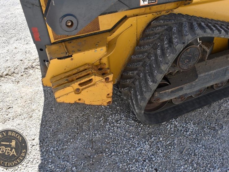 2019-deere-333g-image-47