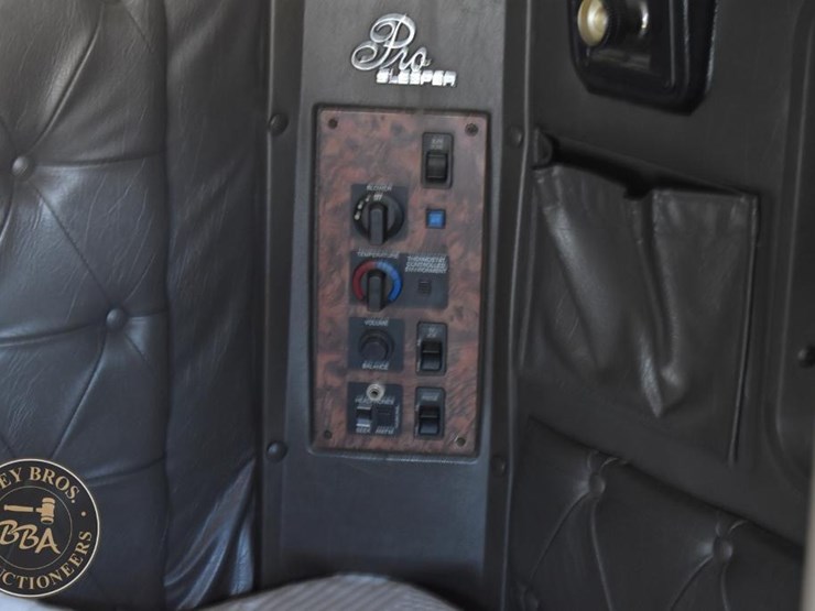 1998-international-9300-image-61