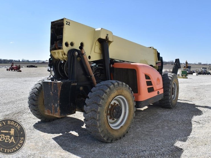 2014-jlg-g12-55a-image-21