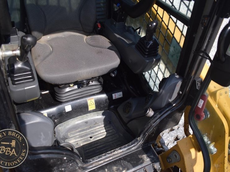 2023-caterpillar-259d3-image-40