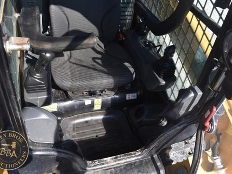 2023-caterpillar-259d3-image-59