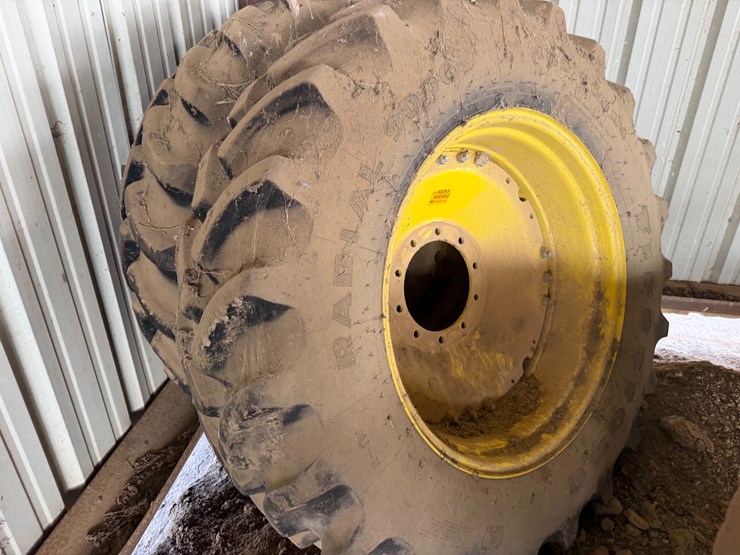 #40293-•-480/70r34-tires,-21"-wheel-spacers-and-weights-image-2