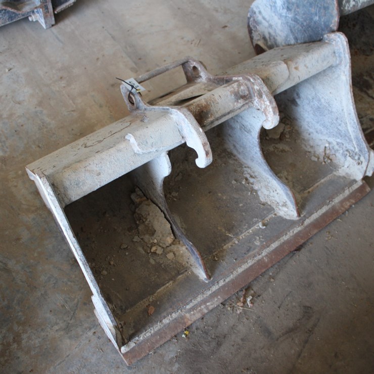 #4019 • 38 in Bucket