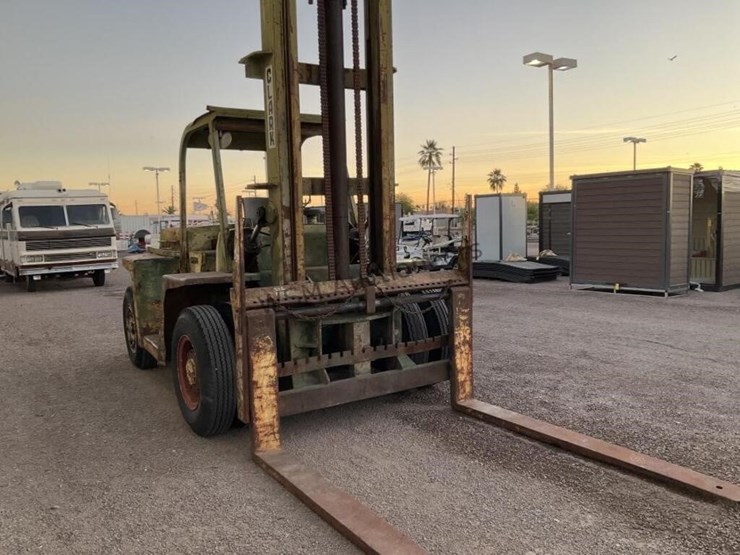 clark-rhy160d-forklift-image-4