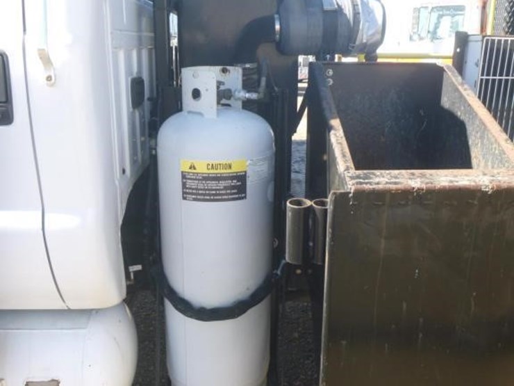 2013-ford-f650-image-14