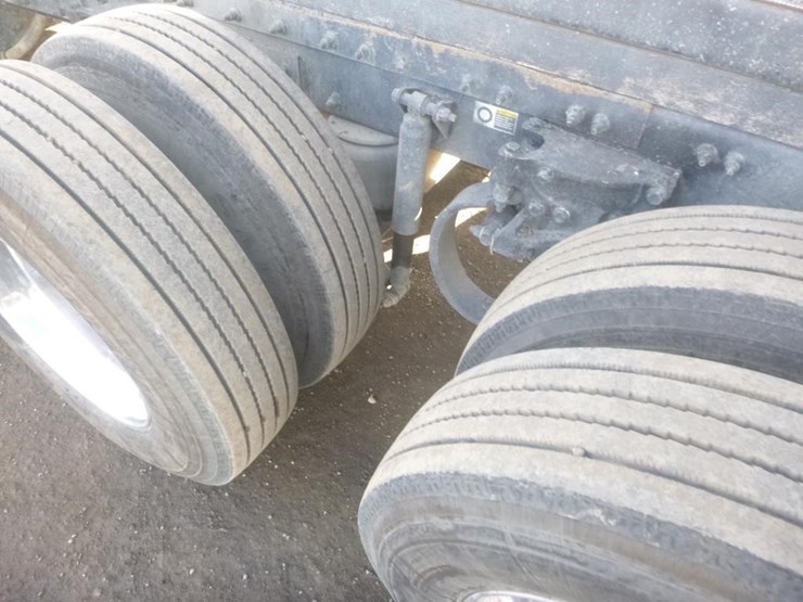 2014-peterbilt-388-image-28