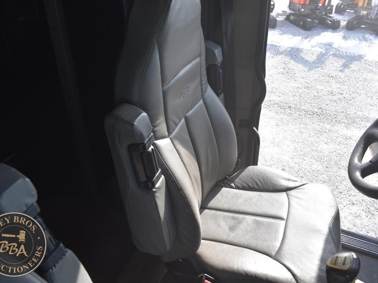 2007-peterbilt-379-image-52