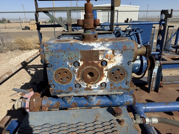 spm-tws-600s-10k-triplex-pump-mtd-on-20-x-8-skid-(incomplete,-inop)-image-3