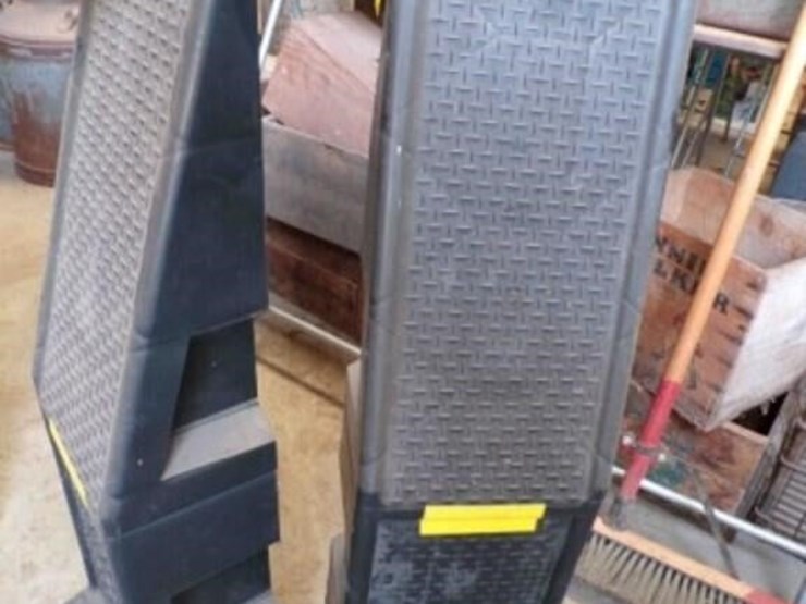 hard-plastic-car-ramps-image-1