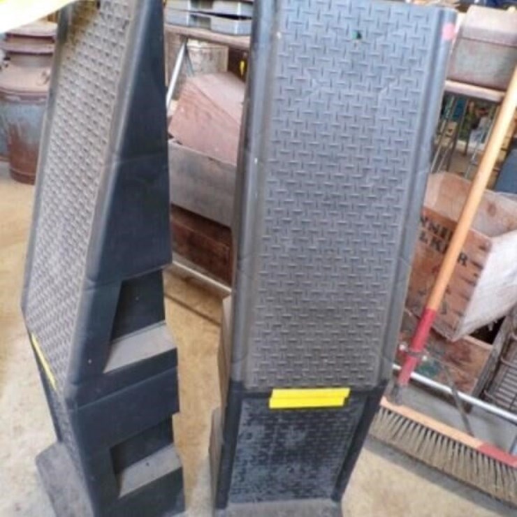 hard plastic car ramps