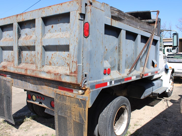 2004-international-durastar-4200-image-4