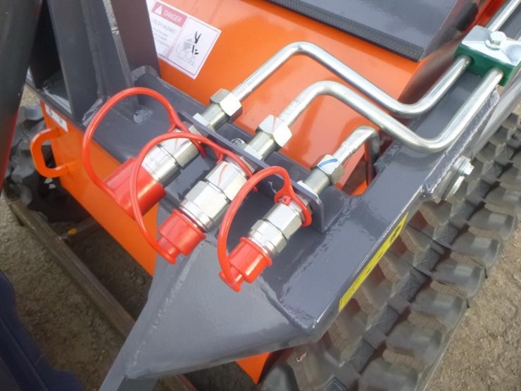 tpm-t460-skid-steer-track-loader-image-11