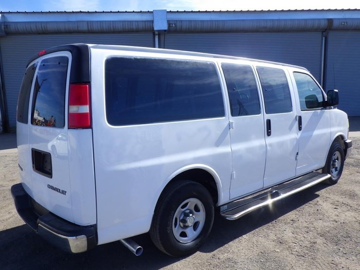 2005-chevrolet-express-1500-image-3