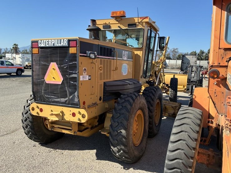 2005-caterpillar-143h-image-3