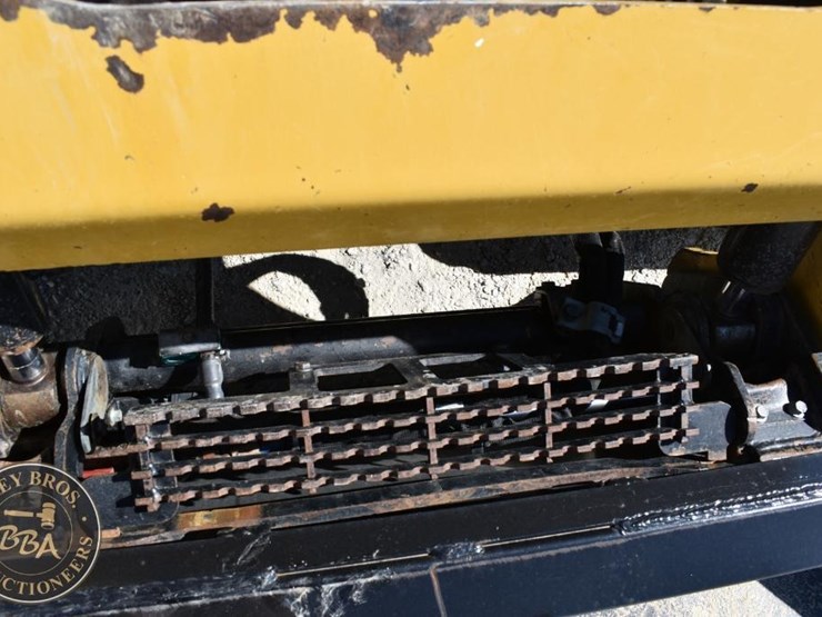 2017-caterpillar-259d-image-32