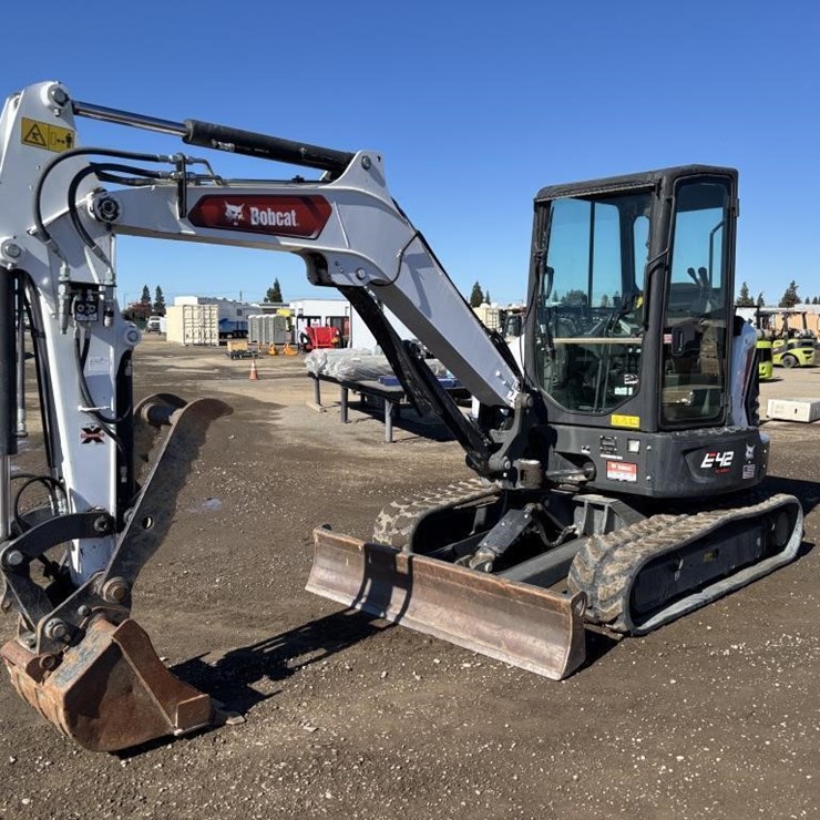 2022 BOBCAT E42
