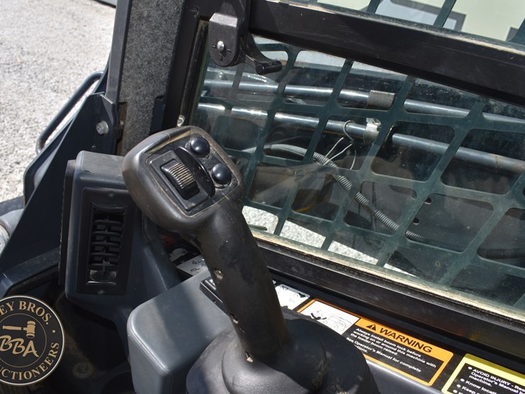 2020-deere-333g-image-57