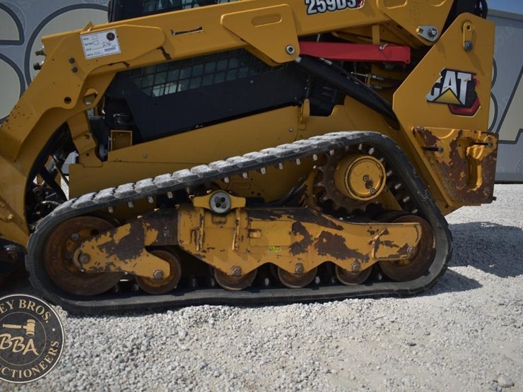2023-caterpillar-259d3-image-21