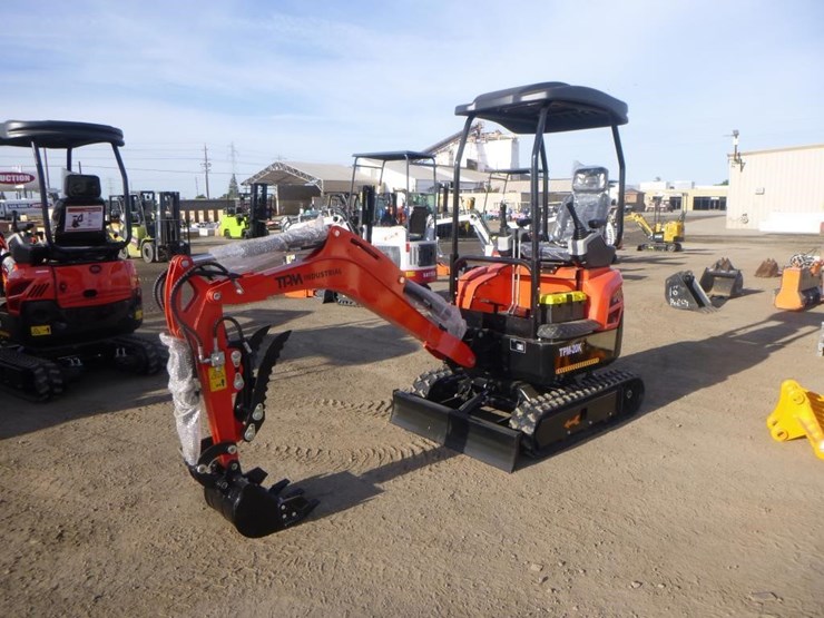 2025-tpm-20k-hydraulic-excavator-image-1