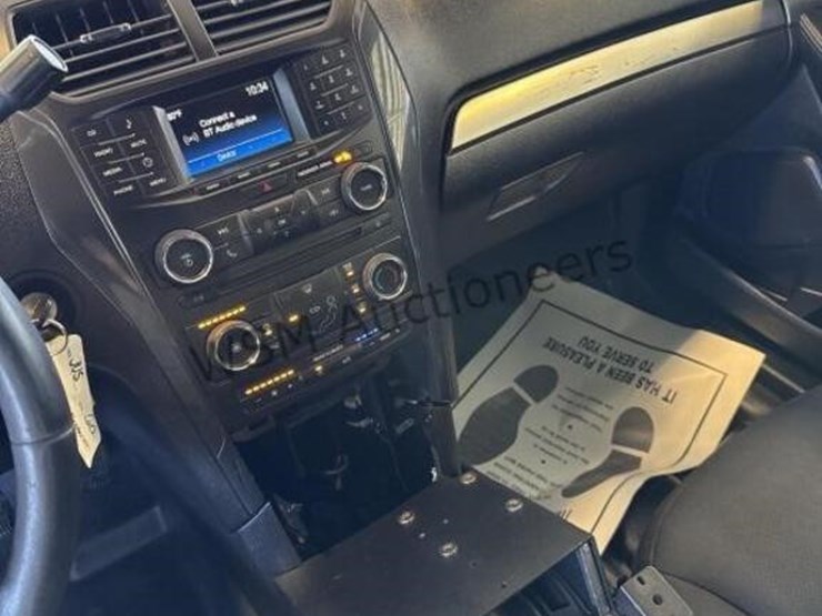 2017-ford-explorer-image-19