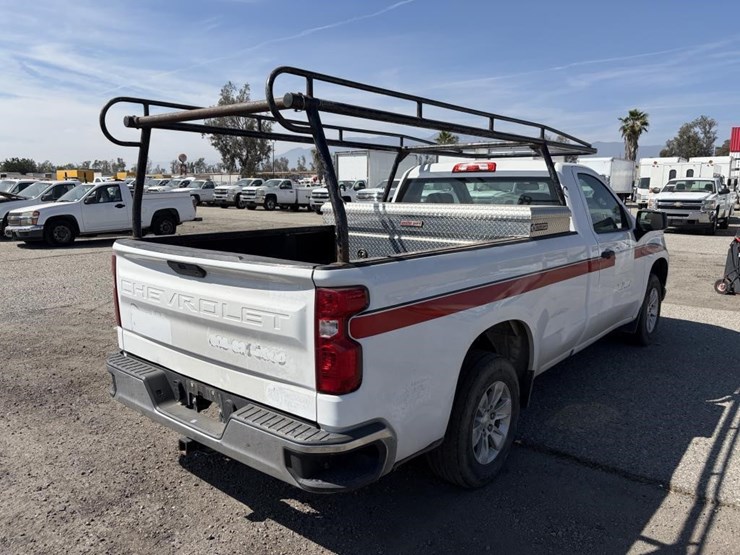 2019-chevrolet-1500-image-3