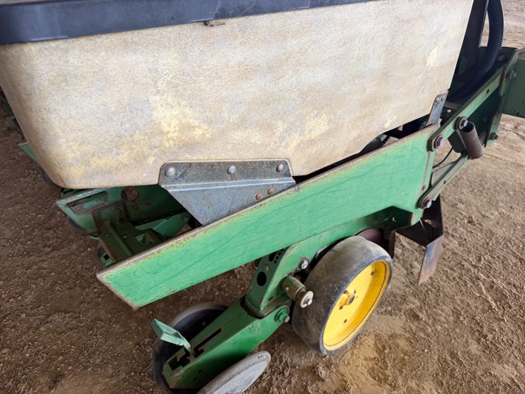 john-deere-7300-image-14