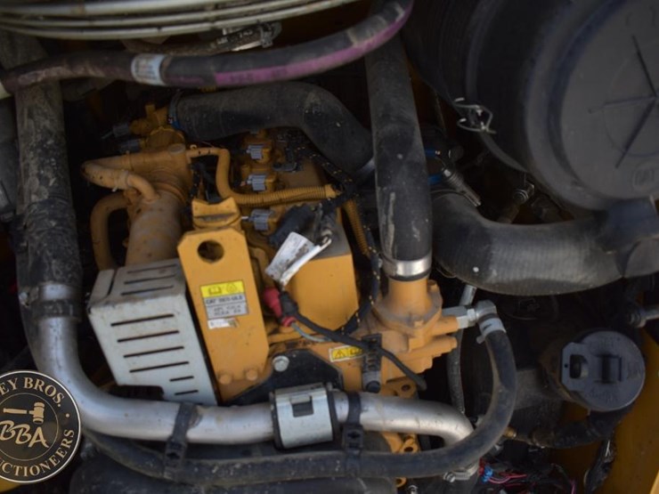 2022-caterpillar-259d3-image-34