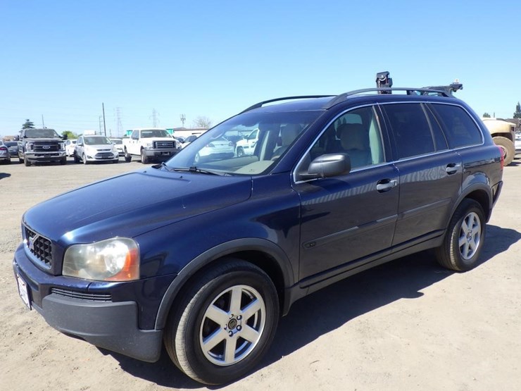 2004-volvo-xc90-image-1