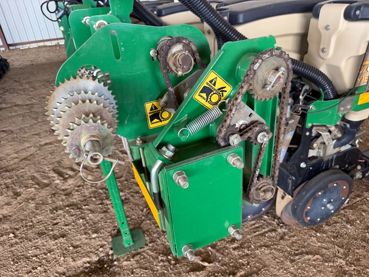 great-plains-yp825a-image-23