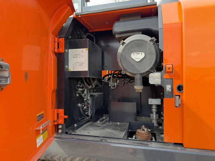 2018-hitachi-zx250-lc-6n-----image-31