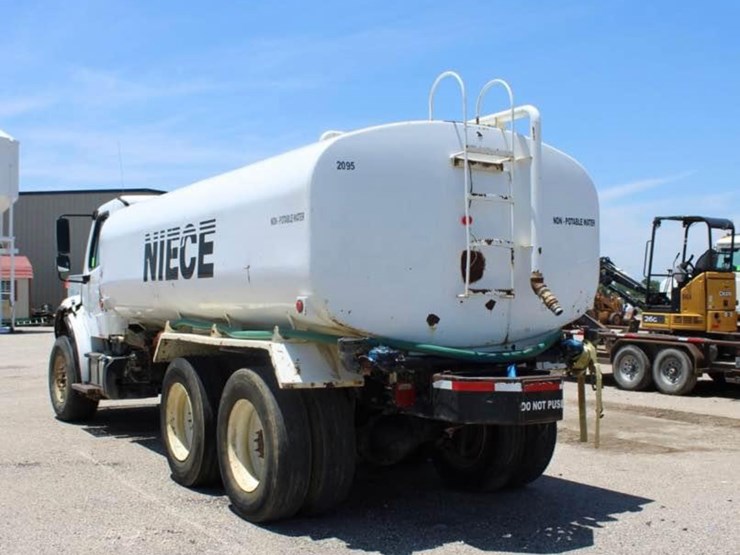 #2207-•-2019-freightliner-water-truck-image-4