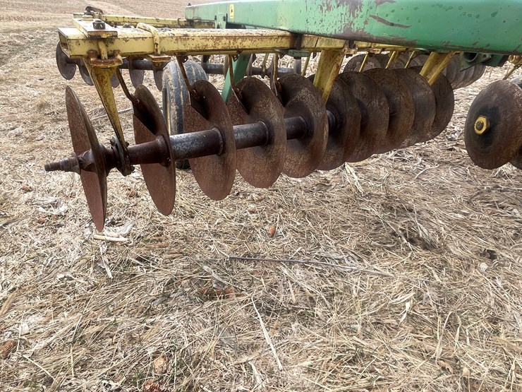 john-deere-210-image-11