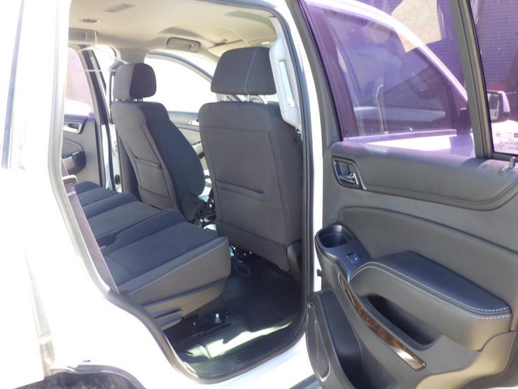 2016-chevrolet-tahoe-image-8