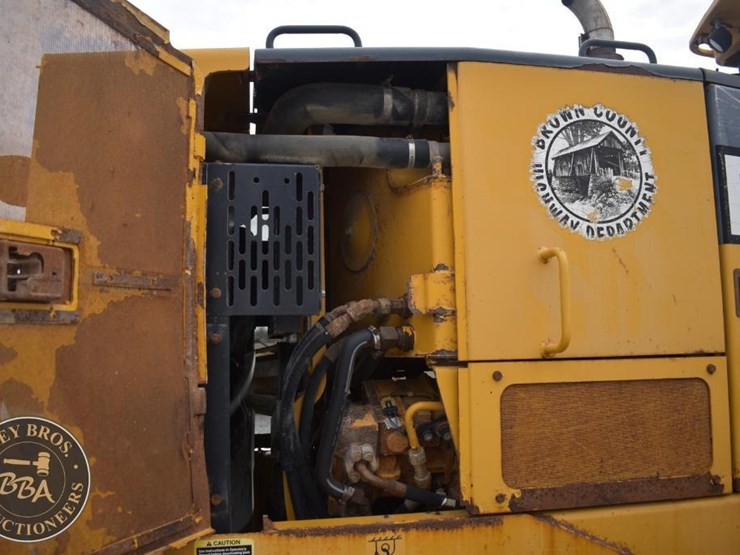 2007-deere-672d-image-52