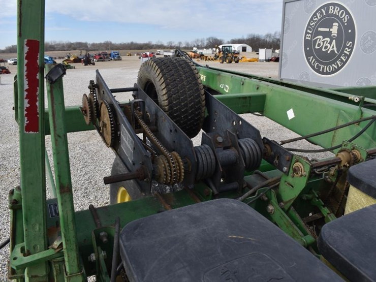 1990-john-deere-7240-image-14