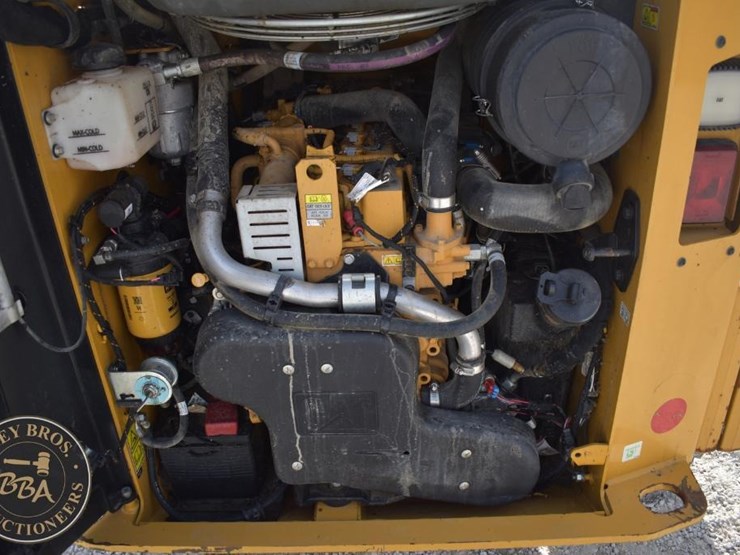 2022-caterpillar-259d3-image-30
