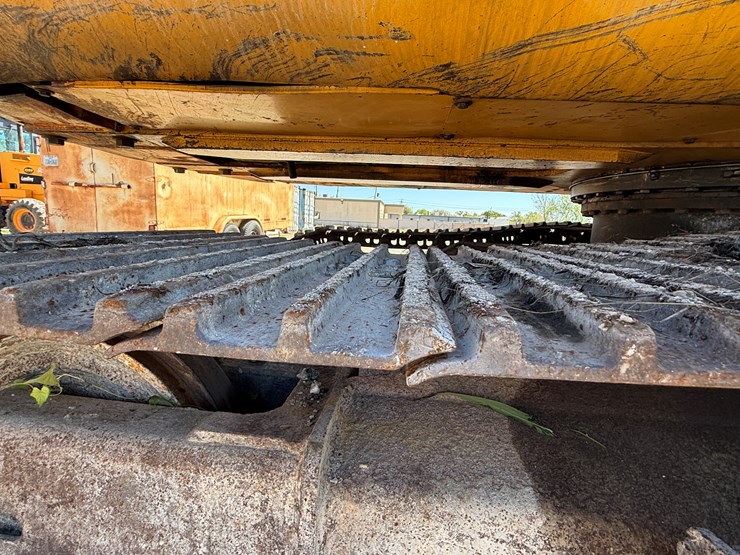 2006-jcb-js220-lc-image-10