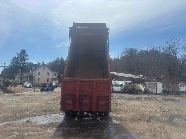 2004-peterbilt-385-image-5