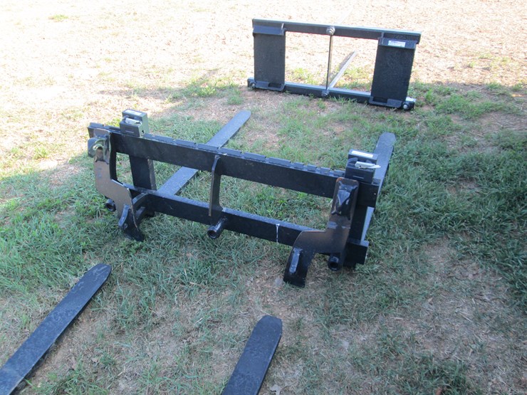 #37334-•-4'-euro-quick-attach-pallet-forks-361560-image-3