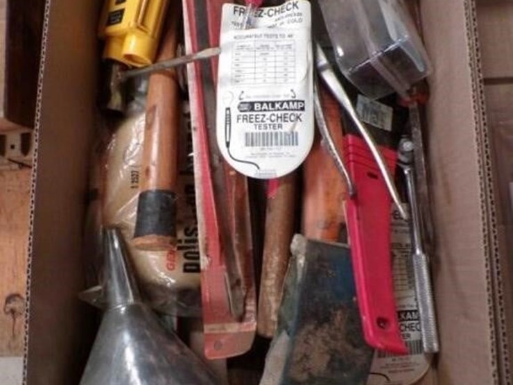 box-of-misc.-hand-tools-image-1