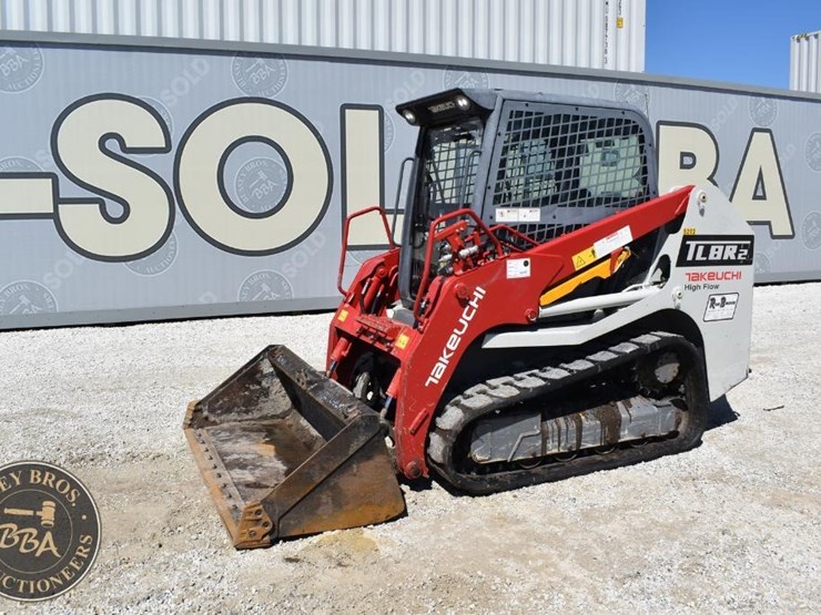 2020-takeuchi-tl8r2-image-4