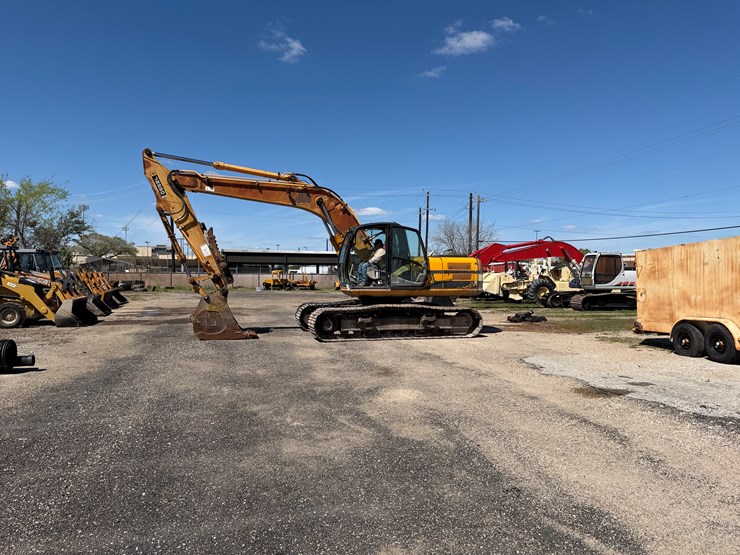 2006-jcb-js220-lc-image-1