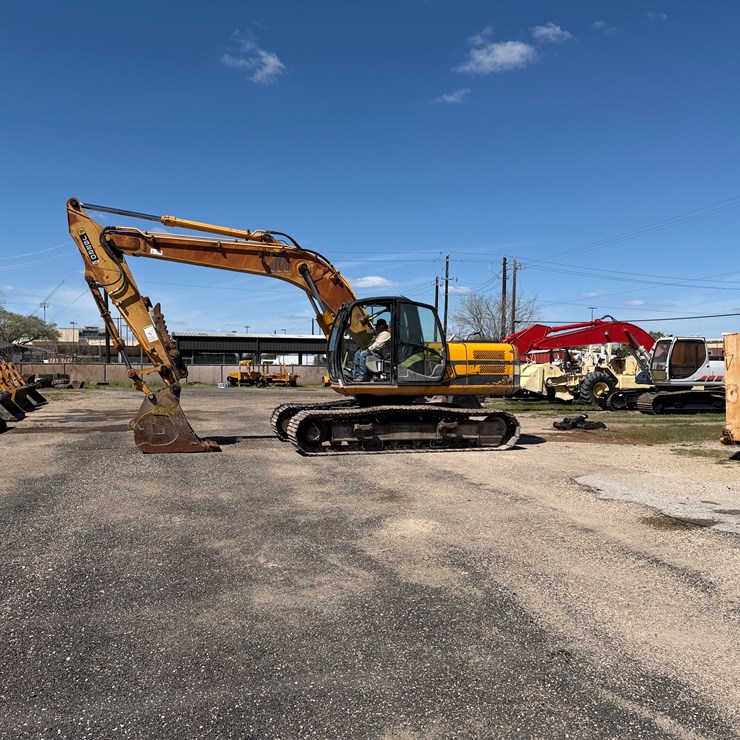 2006 JCB JS220 LC