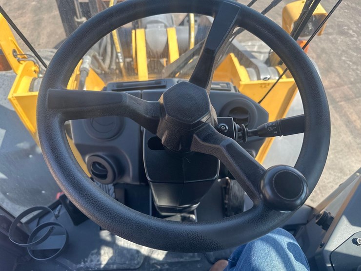 2022-john-deere-644-image-31