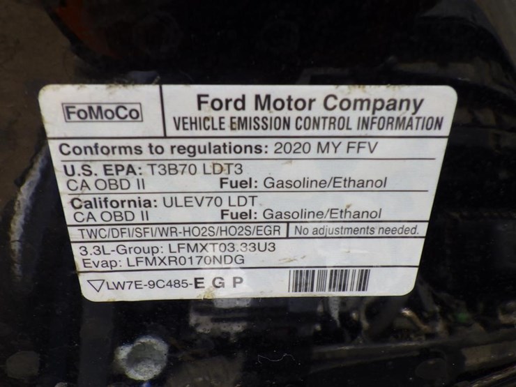 2020-ford-explorer-image-12